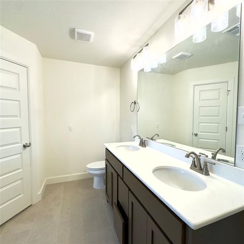 9320 NW 143rd Street, Yukon, OK 73099