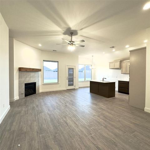 9320 NW 143rd Street, Yukon, OK 73099