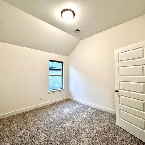 9320 NW 143rd Street, Yukon, OK 73099