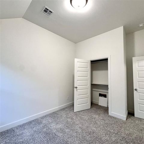 9320 NW 143rd Street, Yukon, OK 73099