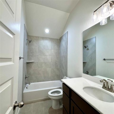 9320 NW 143rd Street, Yukon, OK 73099