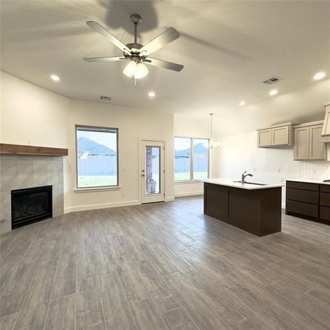 9320 NW 143rd Street, Yukon, OK 73099