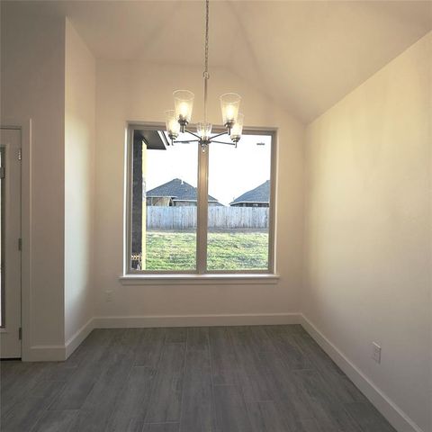 9320 NW 143rd Street, Yukon, OK 73099