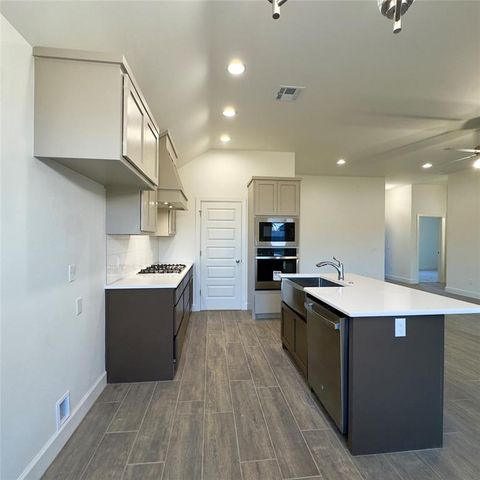 9320 NW 143rd Street, Yukon, OK 73099