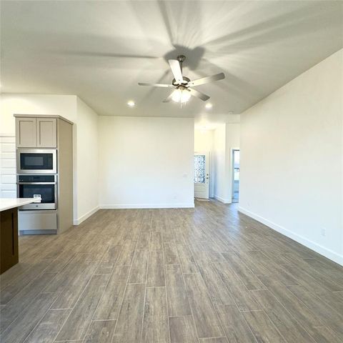9320 NW 143rd Street, Yukon, OK 73099