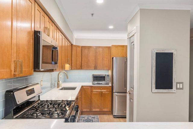 45 W Broadway 111, Boston, MA 02127