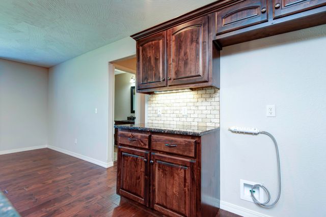 5747 S Winsor Drive, Battlefield, MO 65619
