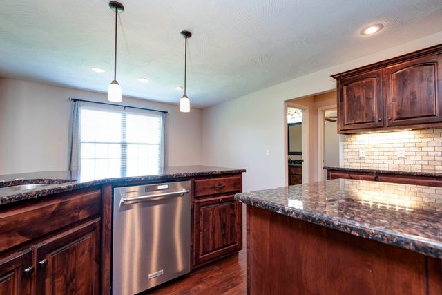 5747 S Winsor Drive, Battlefield, MO 65619