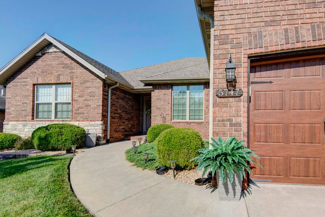 5747 S Winsor Drive, Battlefield, MO 65619