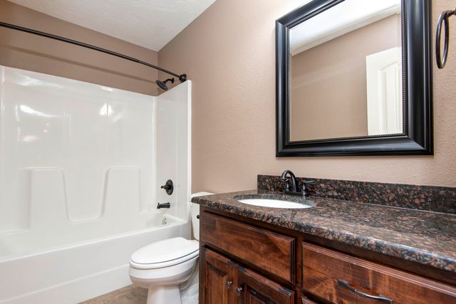 5747 S Winsor Drive, Battlefield, MO 65619
