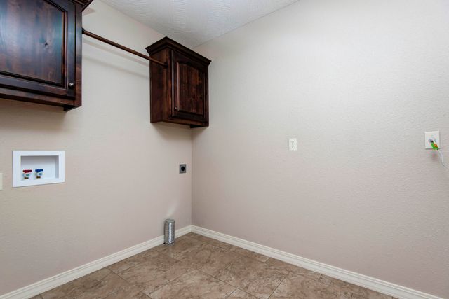 5747 S Winsor Drive, Battlefield, MO 65619