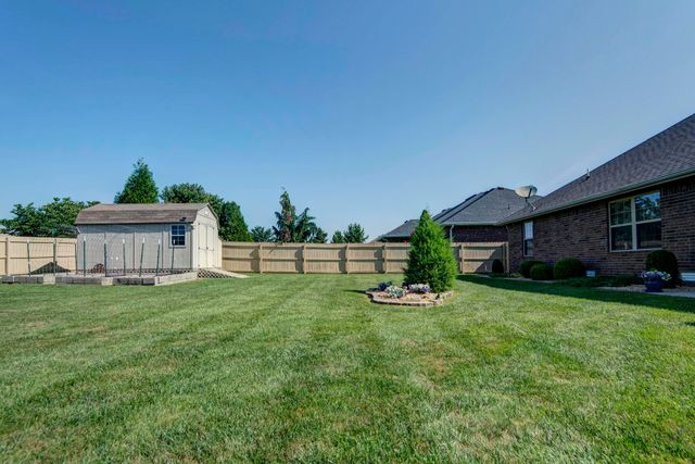 5747 S Winsor Drive, Battlefield, MO 65619