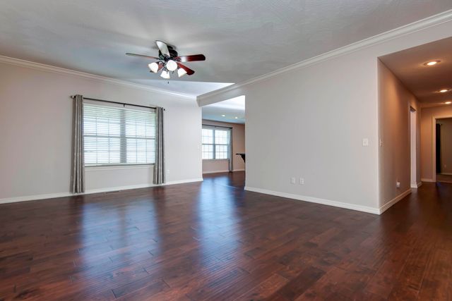 5747 S Winsor Drive, Battlefield, MO 65619