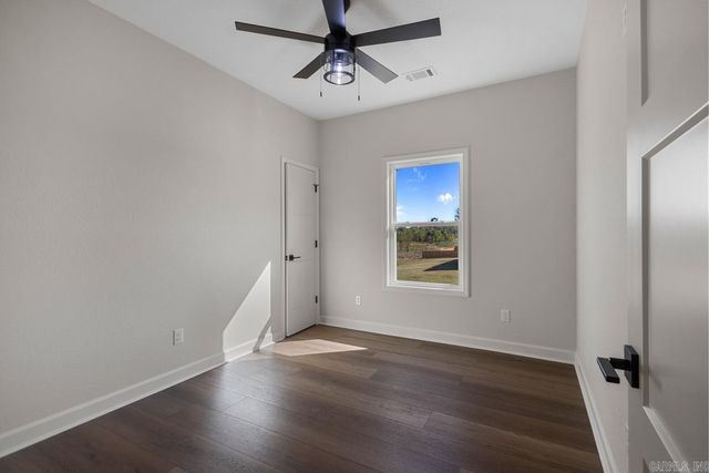 1000 Duke Drive, Bauxite, AR 72011