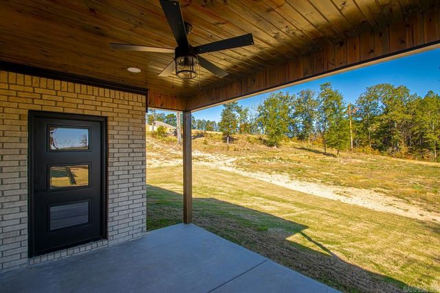 1000 Duke Drive, Bauxite, AR 72011