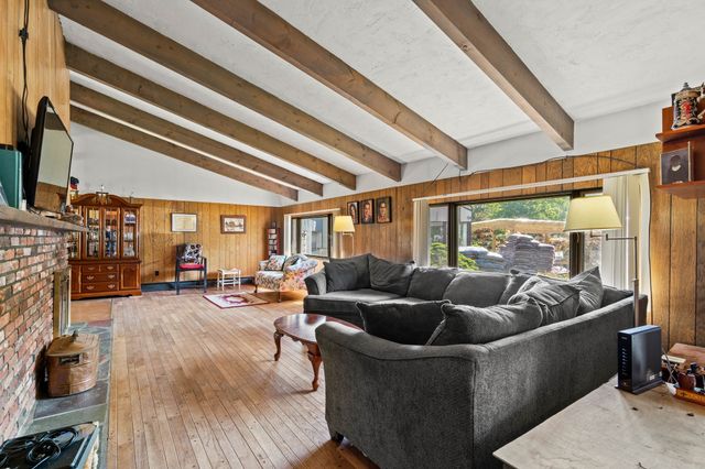 577 Great Rd, Stow, MA 01775