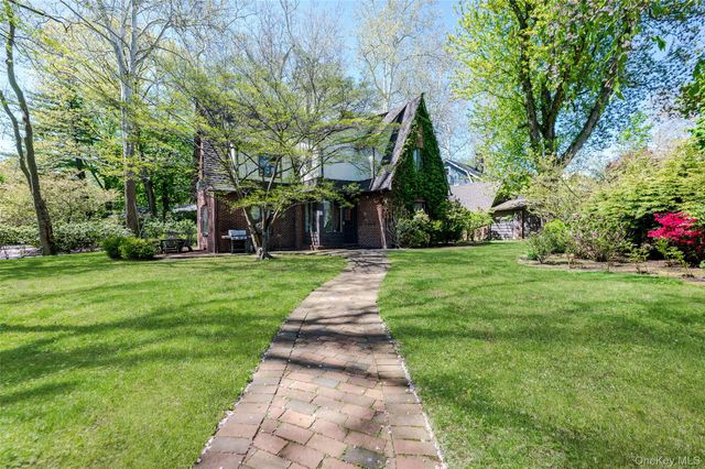 9 South Drive, Great Neck, NY 11021
