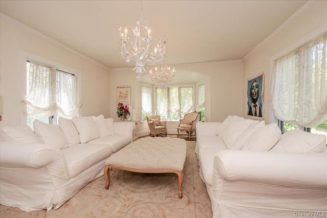 9 South Drive, Great Neck, NY 11021