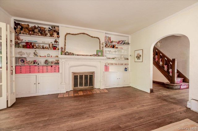 9 South Drive, Great Neck, NY 11021