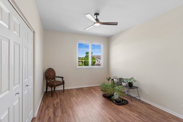 1213 W Lake Drive, Cary, IL 60013