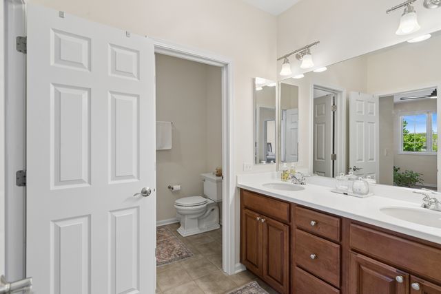 1213 W Lake Drive, Cary, IL 60013