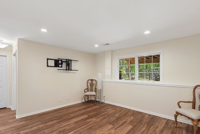 1213 W Lake Drive, Cary, IL 60013