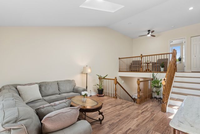 1213 W Lake Drive, Cary, IL 60013