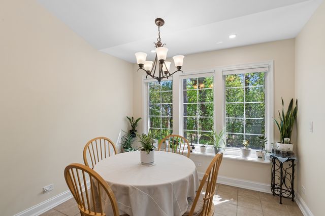 1213 W Lake Drive, Cary, IL 60013