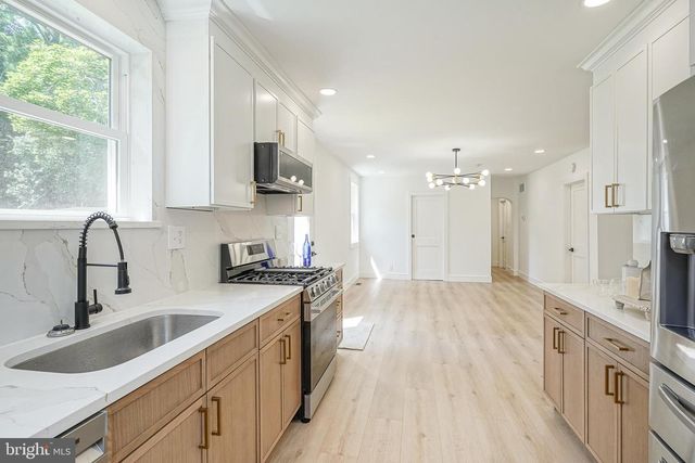 2324 ALMIRA AVE, Atco, NJ 08004