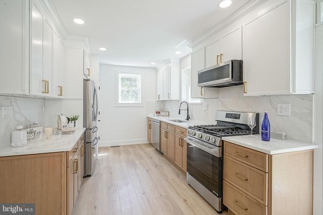 2324 ALMIRA AVE, Atco, NJ 08004