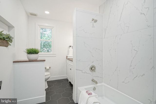 2324 ALMIRA AVE, Atco, NJ 08004