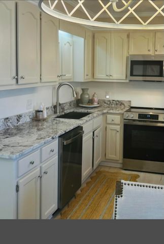 221 Andrew Drive, Manning, SC 29102