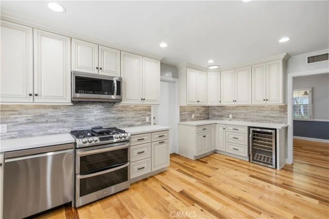 10011 Genesta Avenue, Northridge, CA 91325
