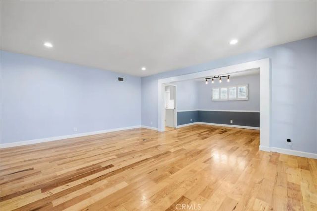 10011 Genesta Avenue, Northridge, CA 91325
