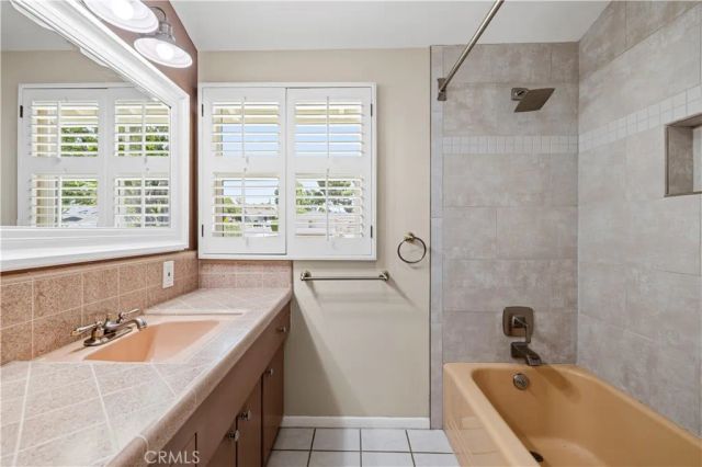 10011 Genesta Avenue, Northridge, CA 91325
