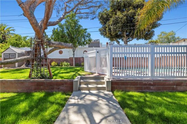 10011 Genesta Avenue, Northridge, CA 91325