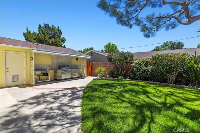 10011 Genesta Avenue, Northridge, CA 91325