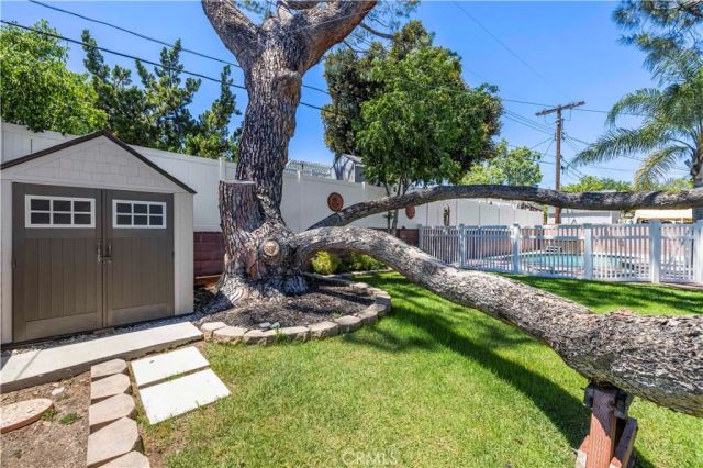 10011 Genesta Avenue, Northridge, CA 91325