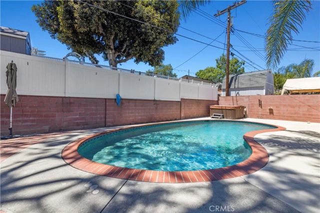 10011 Genesta Avenue, Northridge, CA 91325