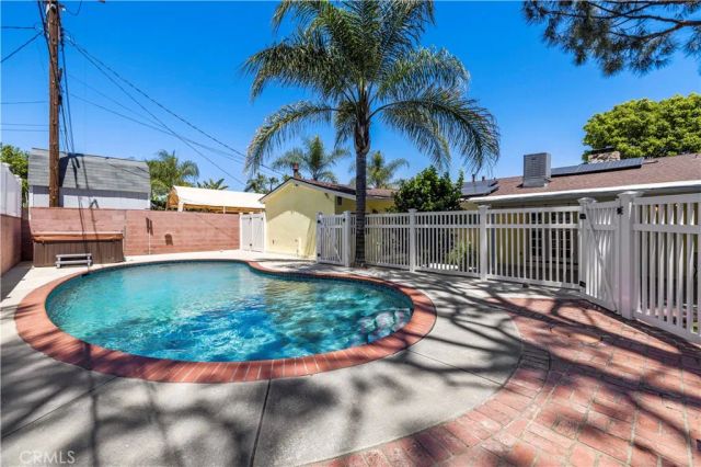 10011 Genesta Avenue, Northridge, CA 91325