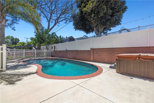 10011 Genesta Avenue, Northridge, CA 91325