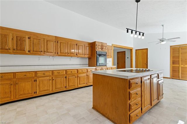 6252 Summerville DR, Gloucester, VA 23061
