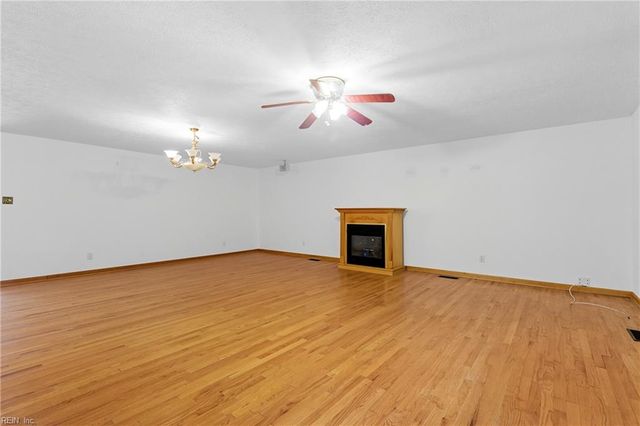 6252 Summerville DR, Gloucester, VA 23061