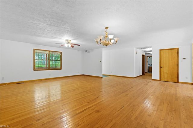 6252 Summerville DR, Gloucester, VA 23061