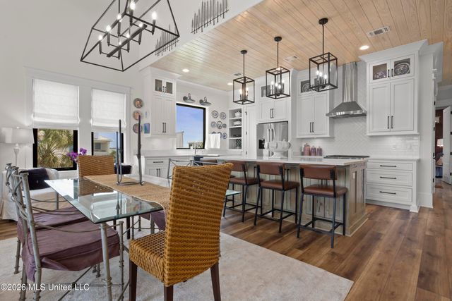 10 Chapel Hill Road, Bay Saint Louis, MS 39520