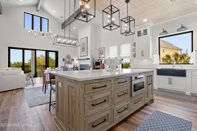 10 Chapel Hill Road, Bay Saint Louis, MS 39520