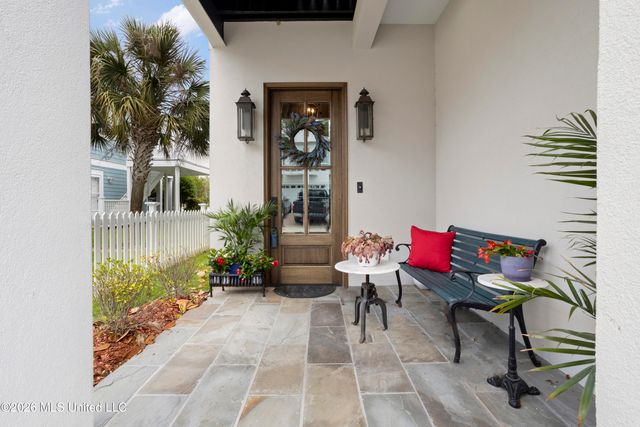 10 Chapel Hill Road, Bay Saint Louis, MS 39520