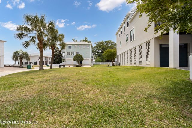 10 Chapel Hill Road, Bay Saint Louis, MS 39520