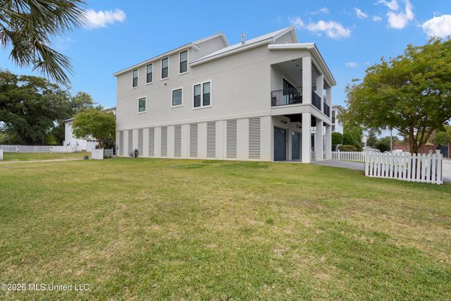 10 Chapel Hill Road, Bay Saint Louis, MS 39520