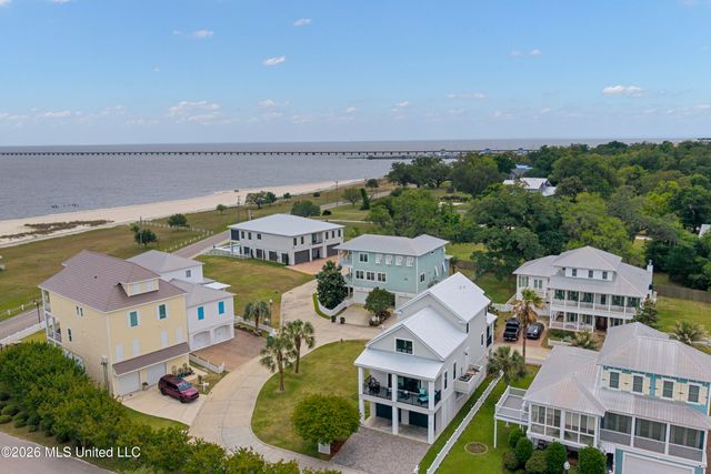 10 Chapel Hill Road, Bay Saint Louis, MS 39520
